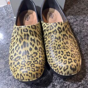 Crocs Women's Mercy Work‎ Clog Leopard Print Slip Resistant Shoes Size W8